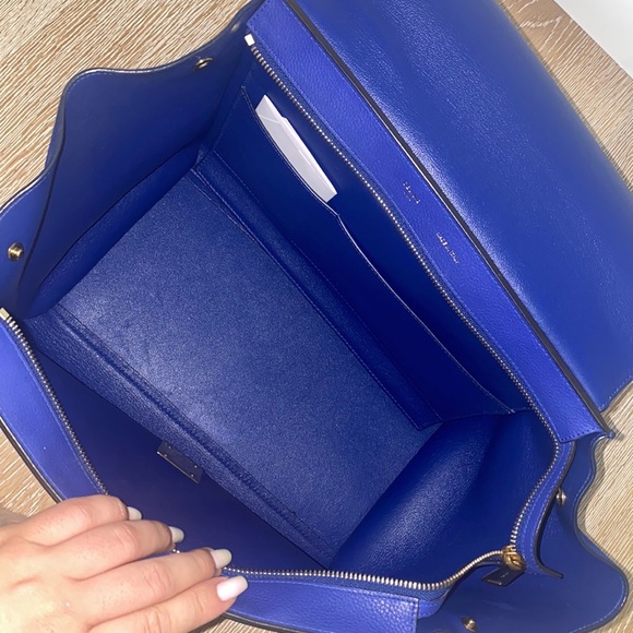 CELINE - Trapeze Large Blue Drummed Leather Bag - Picture 11 of 13